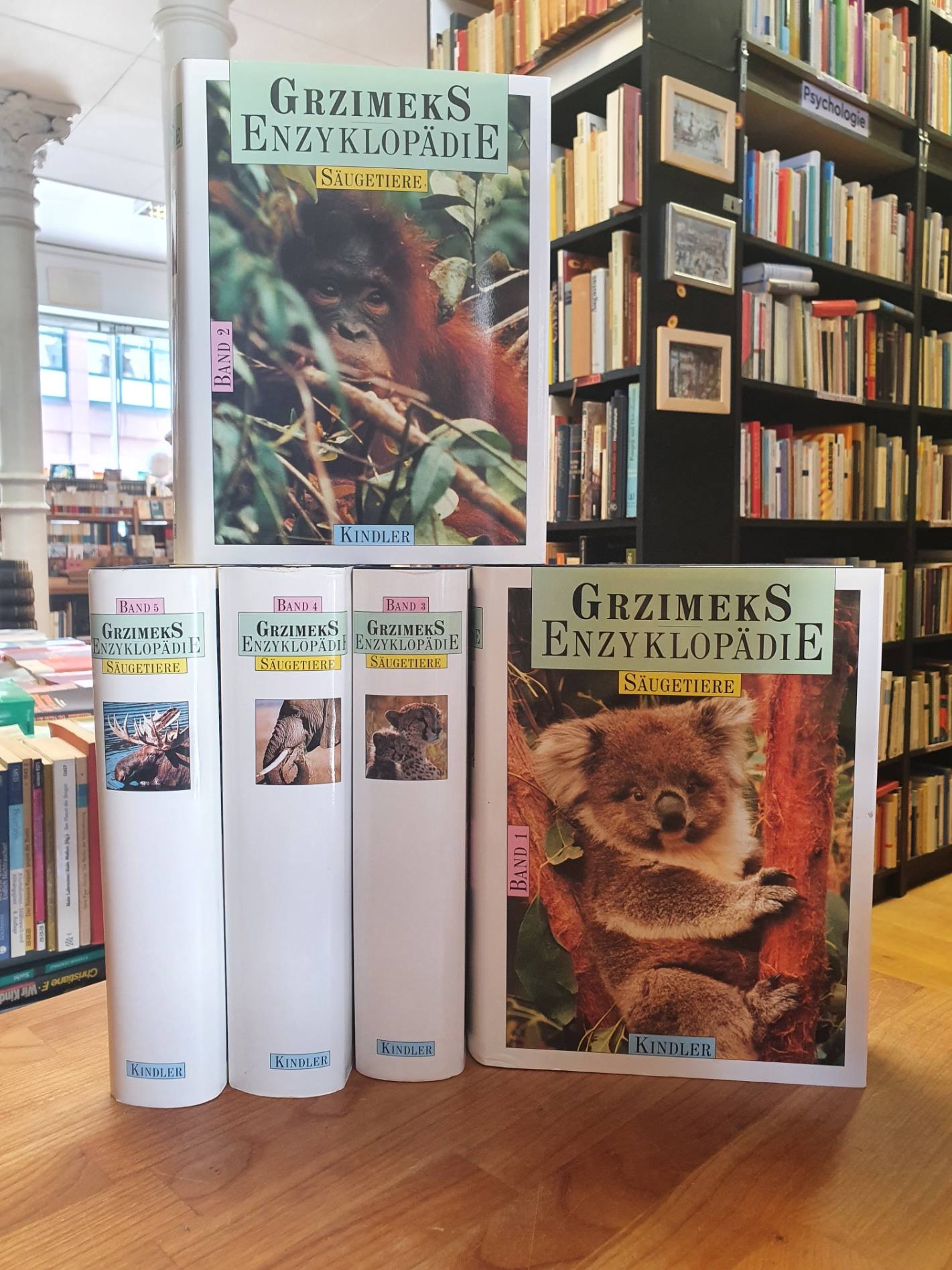 Grzimek, Grzimeks Enzyklopädie – Säugetiere,  5 Bände,