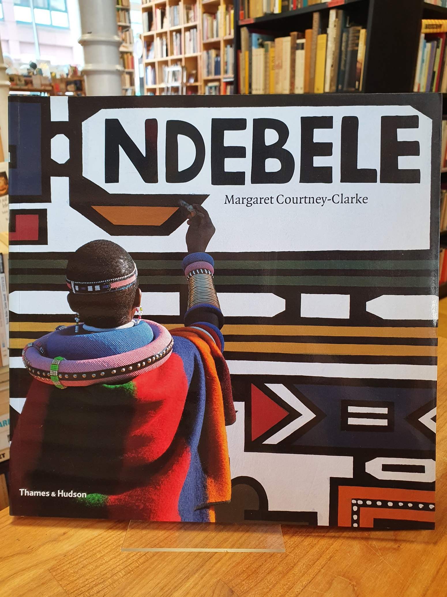 Courtney-Clarke, Ndebele – The Art Of An African Tribe,