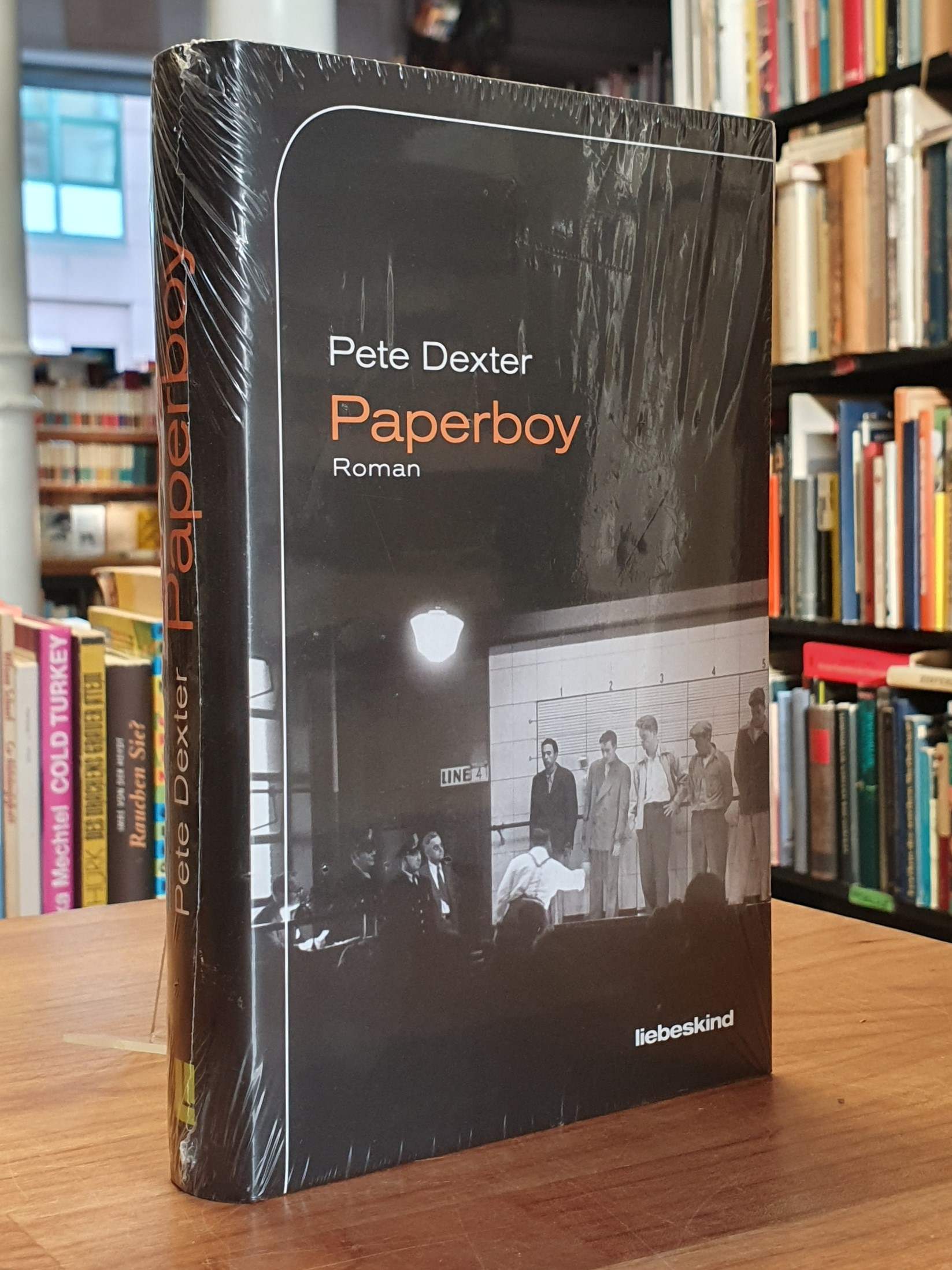 Dexter, Paperboy – Roman, Dexter, Paperboy – Roman,
