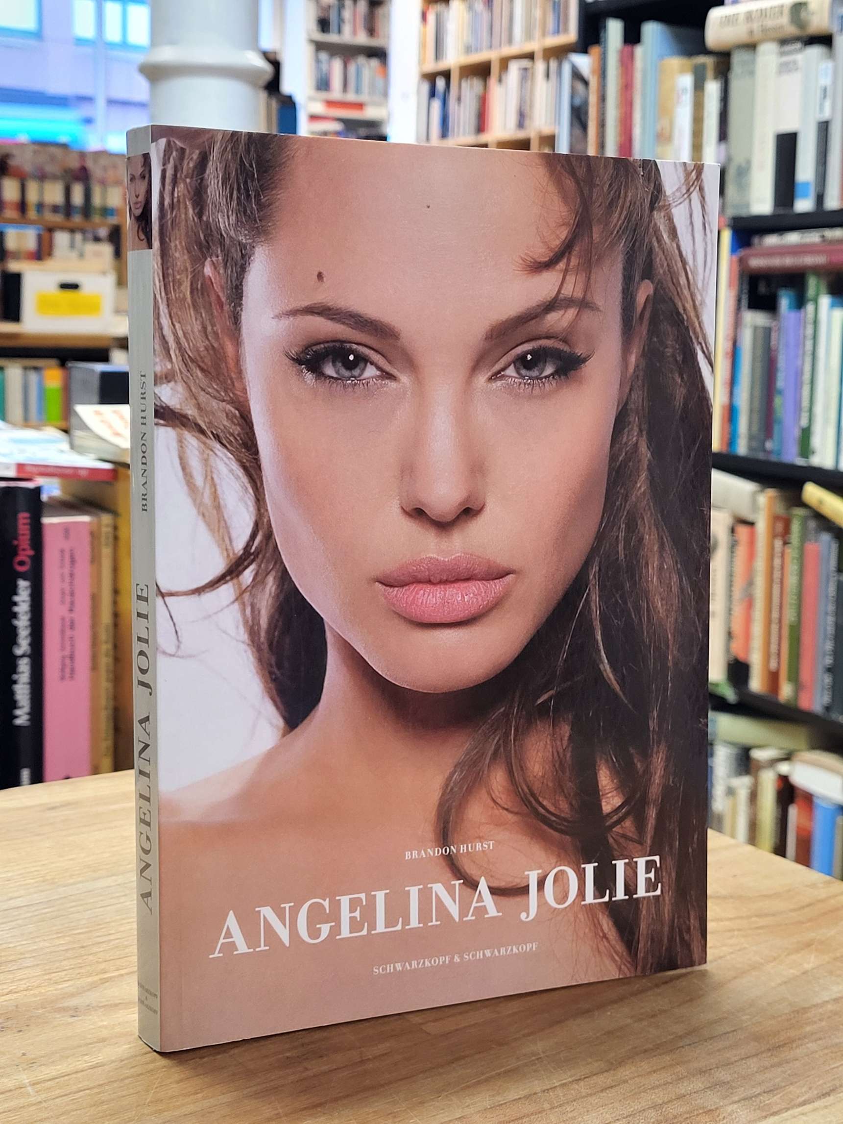Hurst, Angelina Jolie,