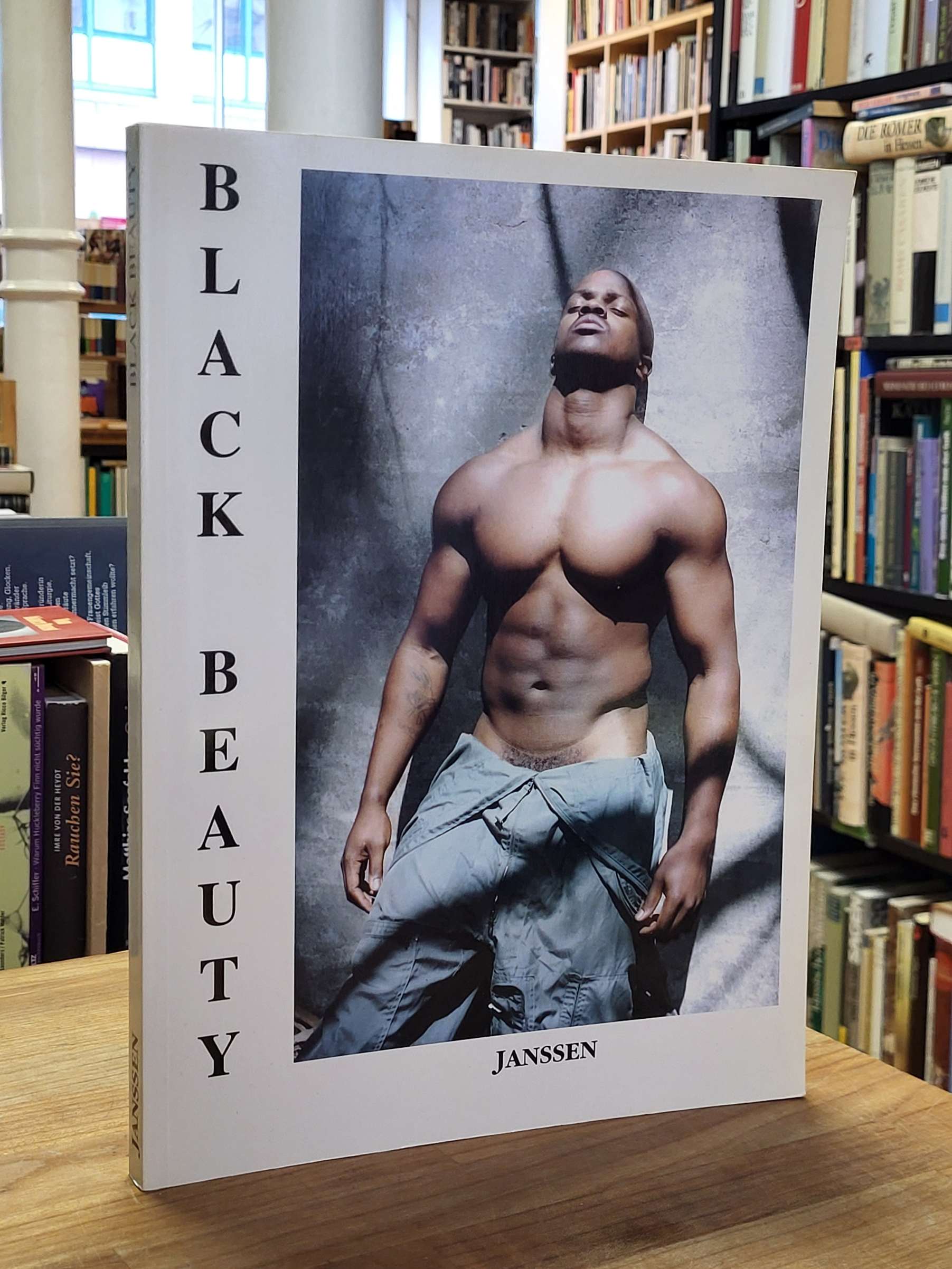 Janßen, Black Beauty – The Best Images Of Nine International Photographers: Biro Janßen, Black Beauty – The Best Images Of Nine International Photographers: Biro