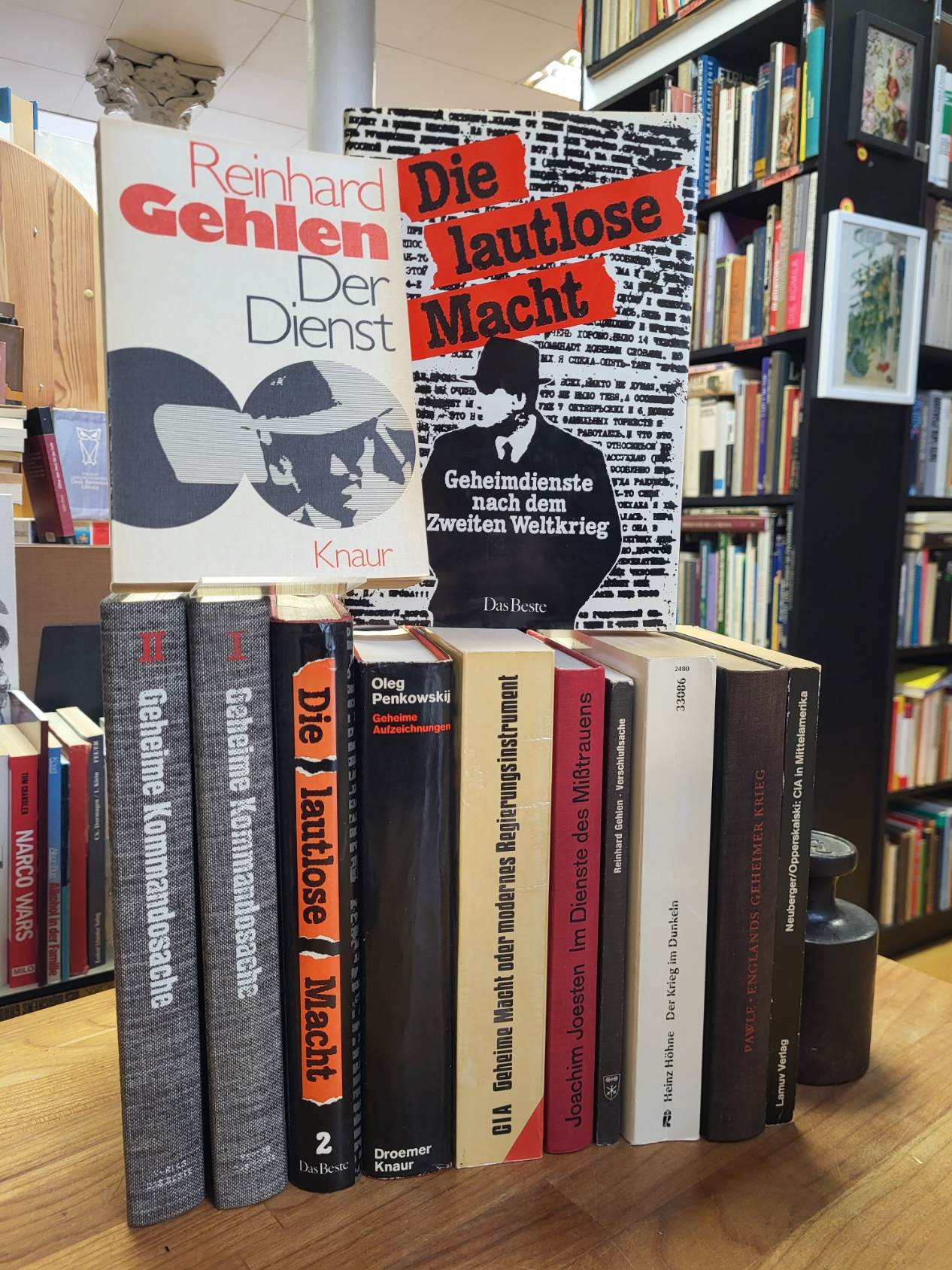 div. Autoren, Spionage, Geheimdienst und Geheimwaffen-Konvolut, div. Autoren, Spionage, Geheimdienst und Geheimwaffen-Konvolut,